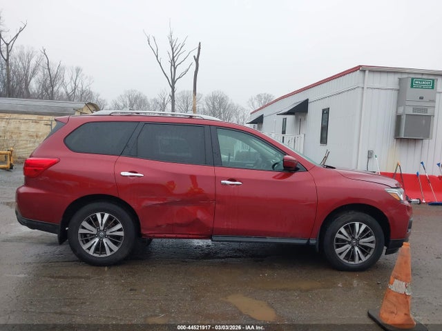 Nissan Pathfinder S