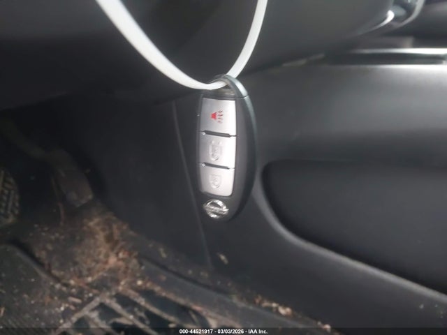 Nissan Pathfinder S