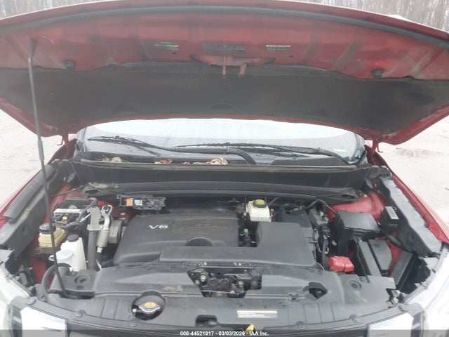 Nissan Pathfinder S