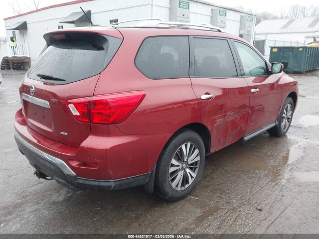 Nissan Pathfinder S