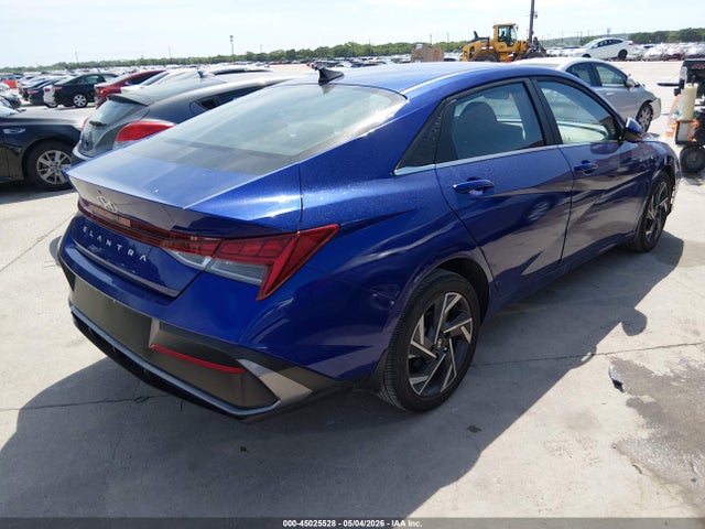 Hyundai ELANTRA Sel