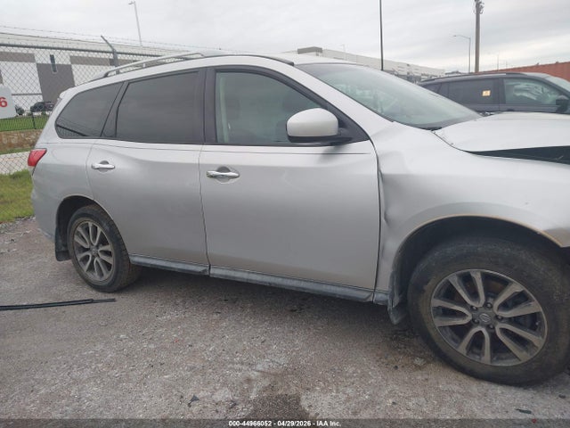 Nissan Pathfinder Sv