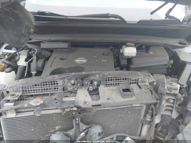 Nissan Pathfinder Sv