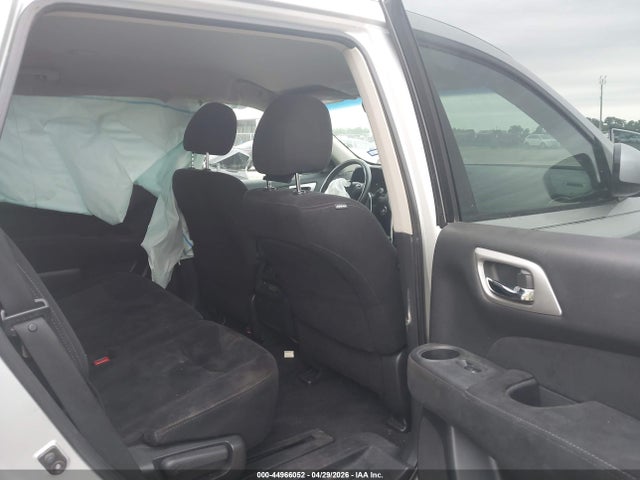 Nissan Pathfinder Sv