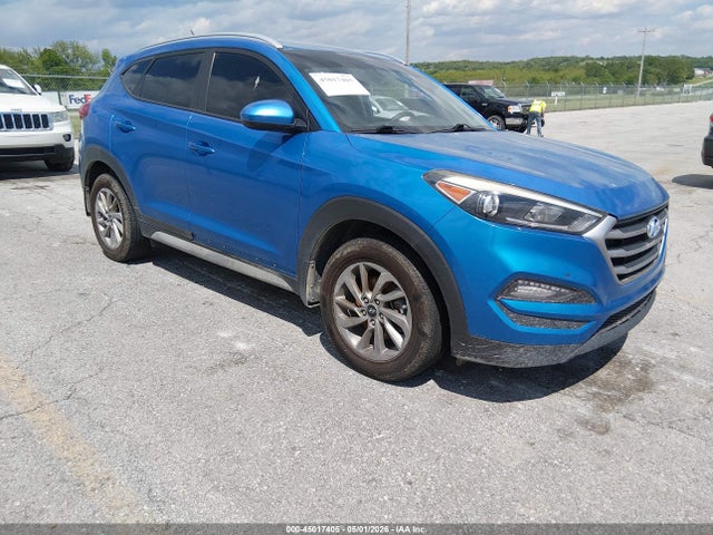 Salvage Hyundai TUCSON Image