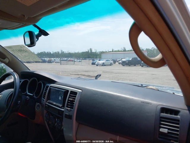 Toyota 4Runner Limited V6