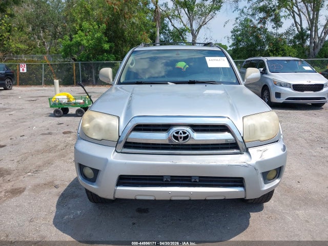 Toyota 4Runner Limited V6