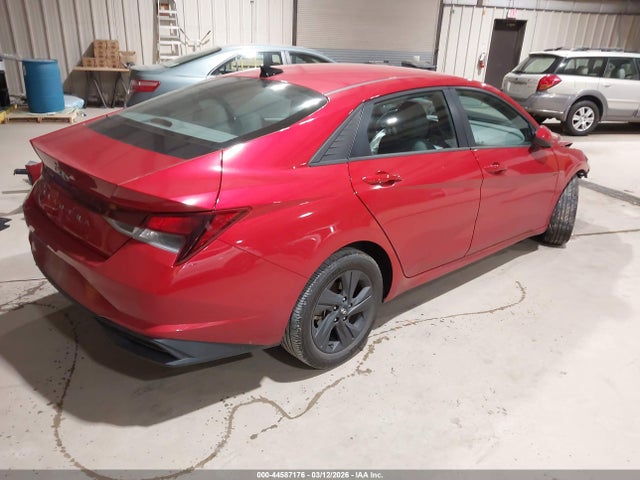 Hyundai ELANTRA Sel