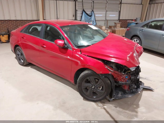 Salvage Hyundai ELANTRA Image