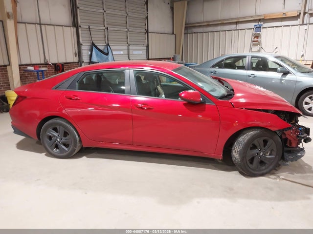 Hyundai ELANTRA Sel