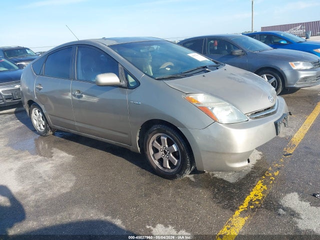 Salvage Toyota Prius Image