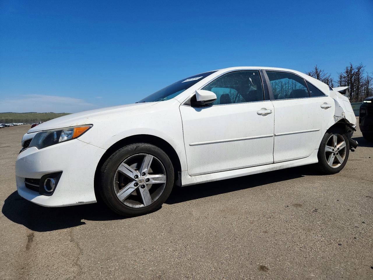 Salvage Toyota Camry Image