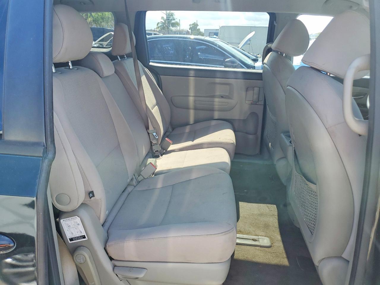 Kia Sedona Lx