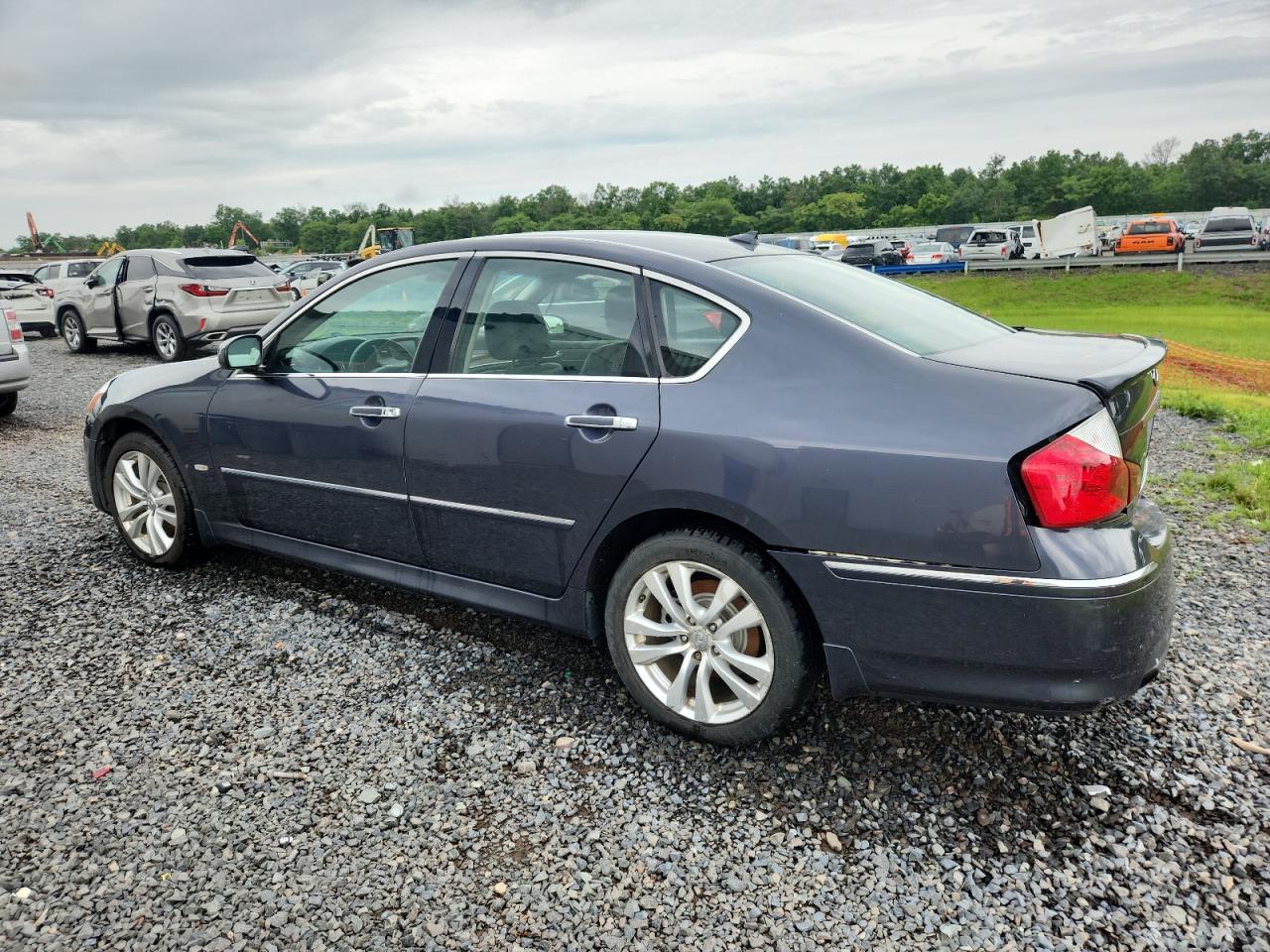 INFINITI M35 Base