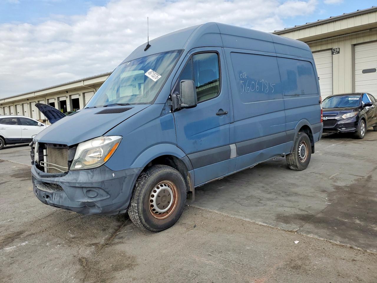 Salvage Mercedes-Benz Sprinter Image
