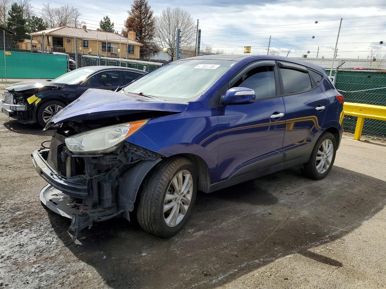 Salvage Hyundai TUCSON Image