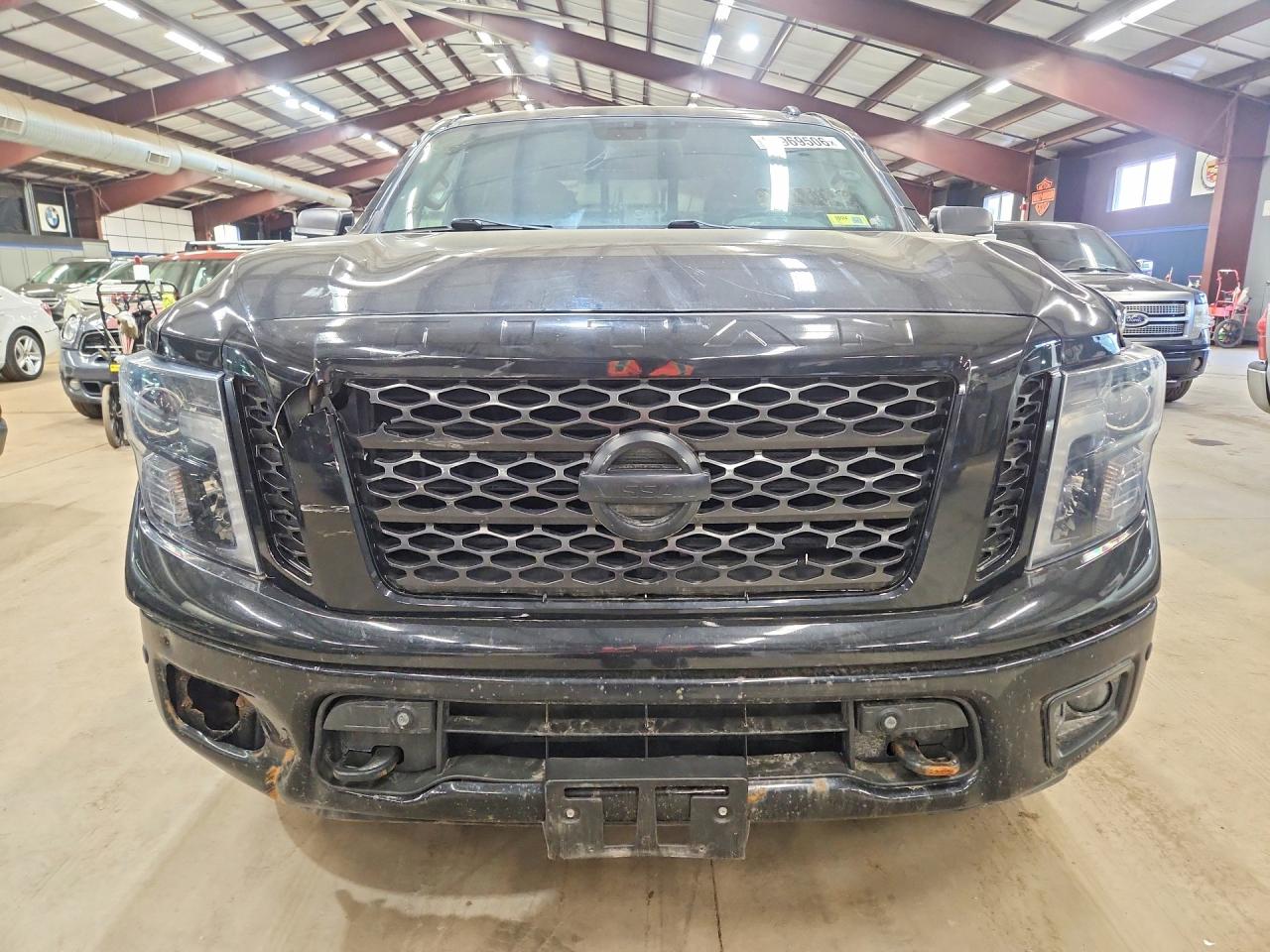 Nissan Titan Sl