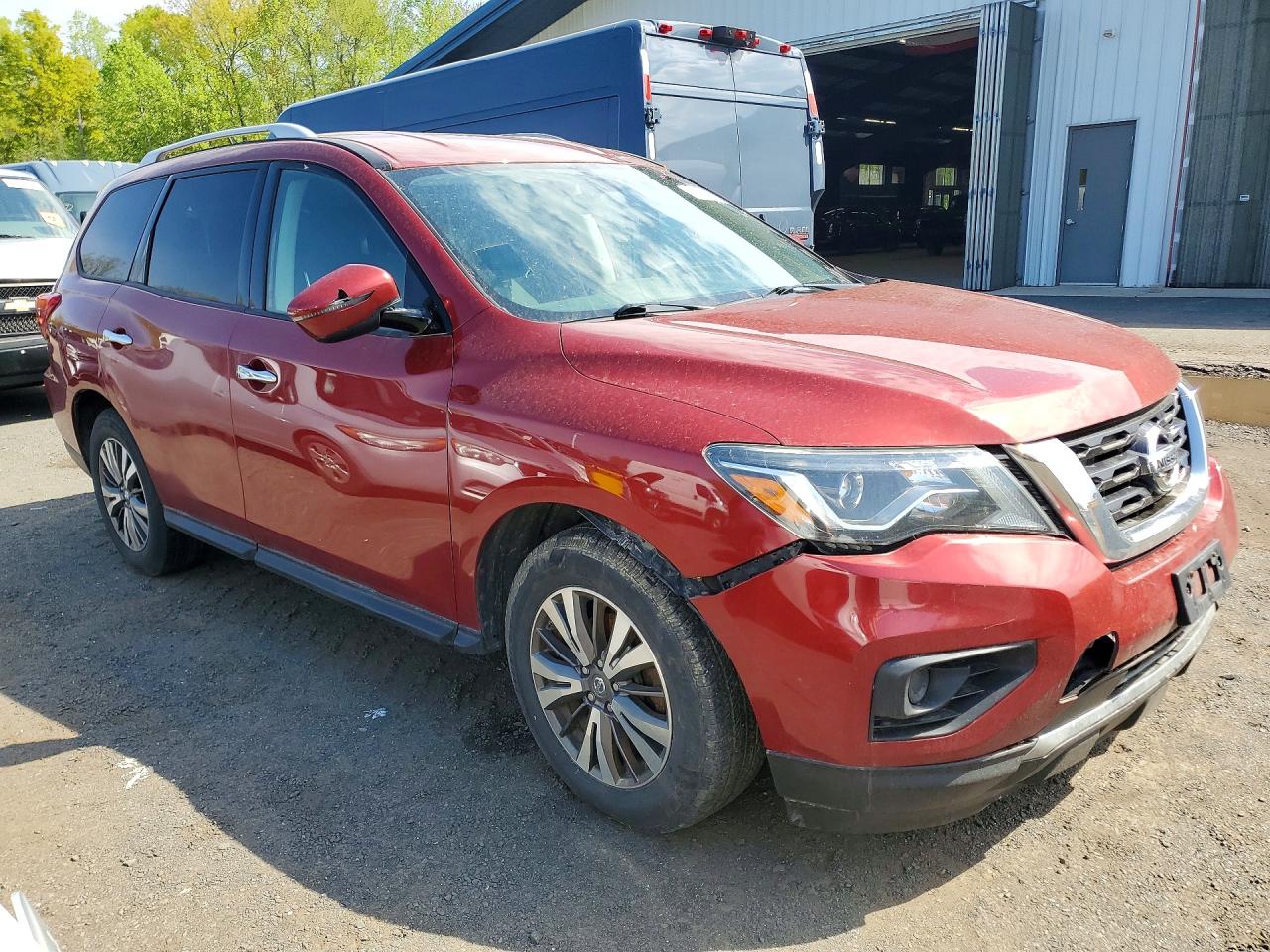 Nissan Pathfinder S