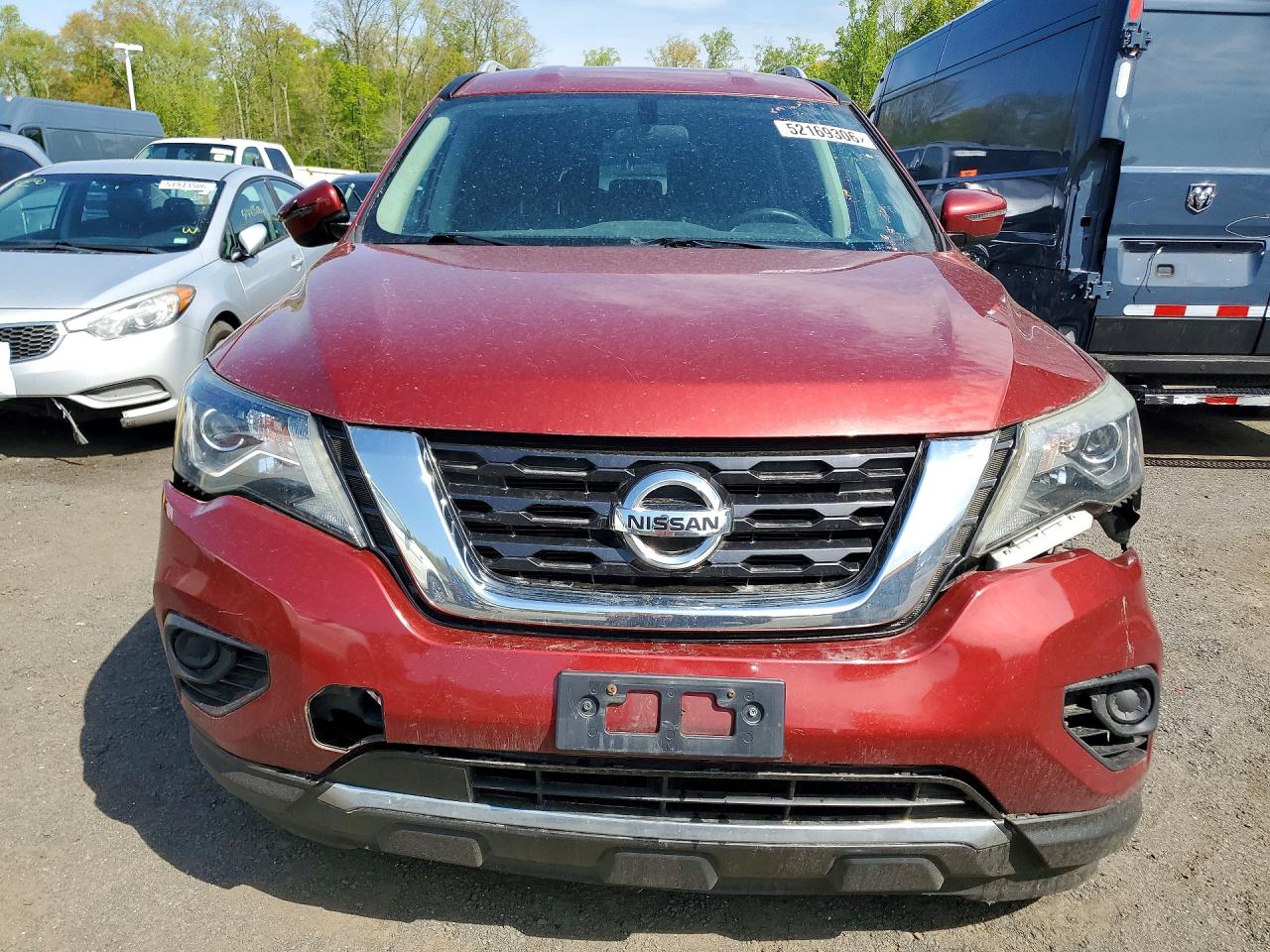 Nissan Pathfinder S