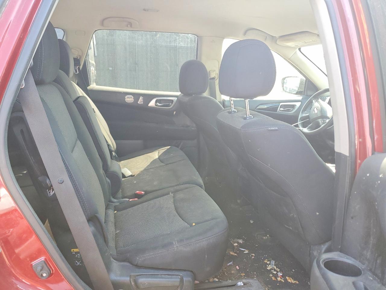 Nissan Pathfinder S