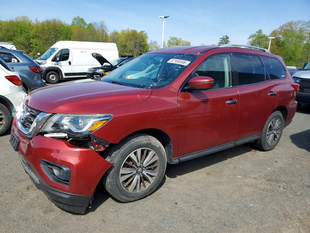 Salvage Nissan Pathfinder Image