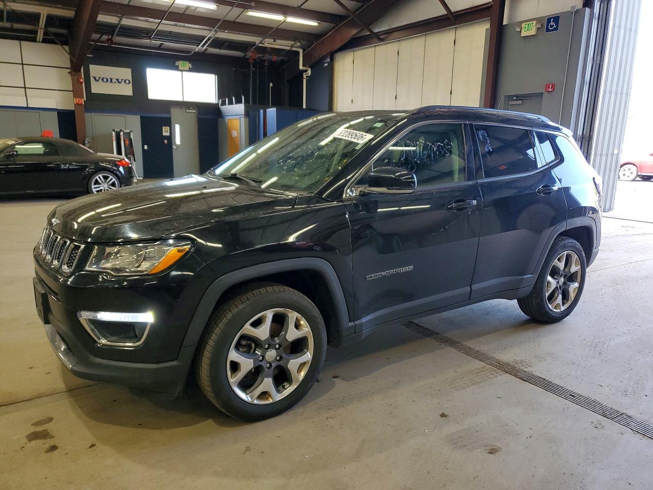 Salvage Jeep Compass Image