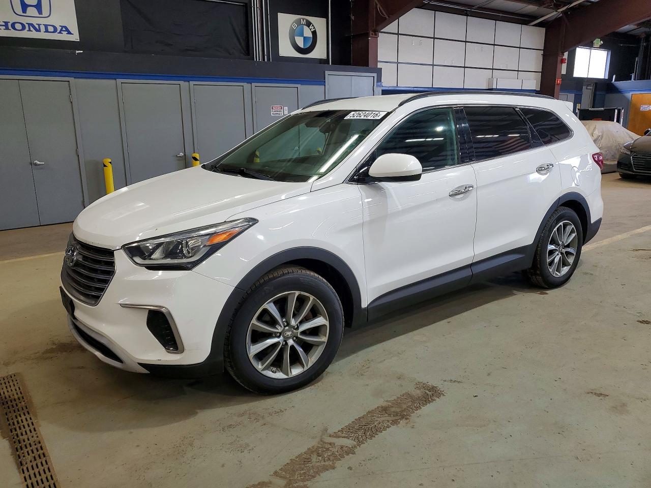 Salvage Hyundai SANTA FE Image