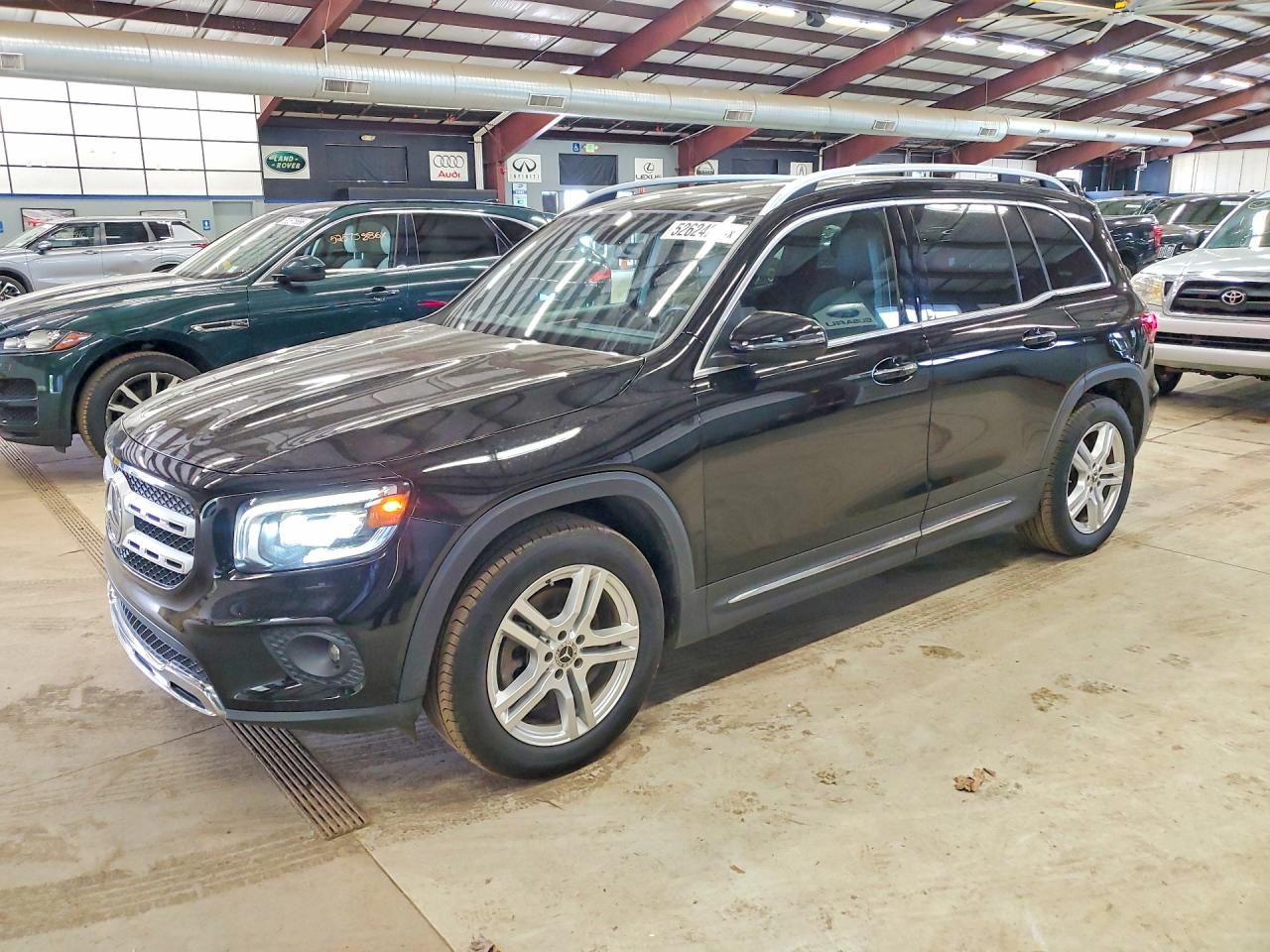 Salvage Mercedes-Benz GLB Image