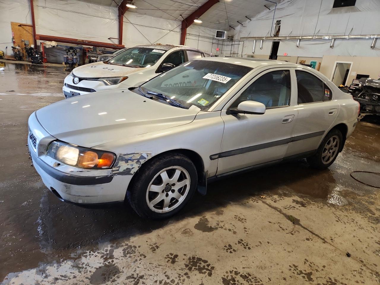 Salvage Volvo S60 Image