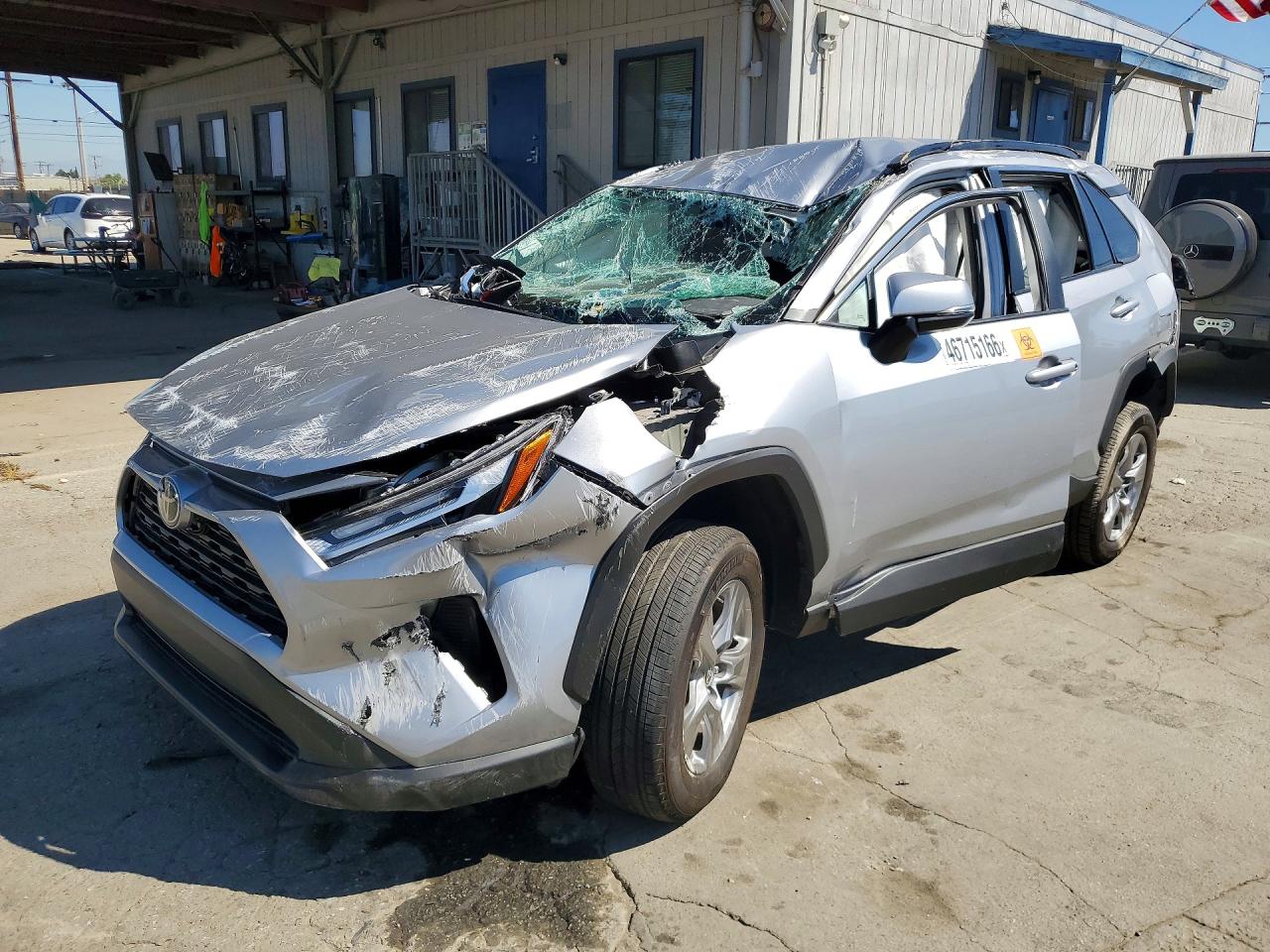 Salvage Toyota RAV4 Image