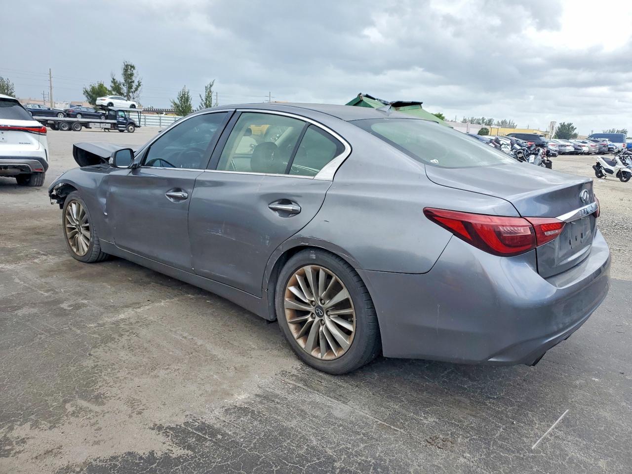 INFINITI Q50 3.0t Luxe
