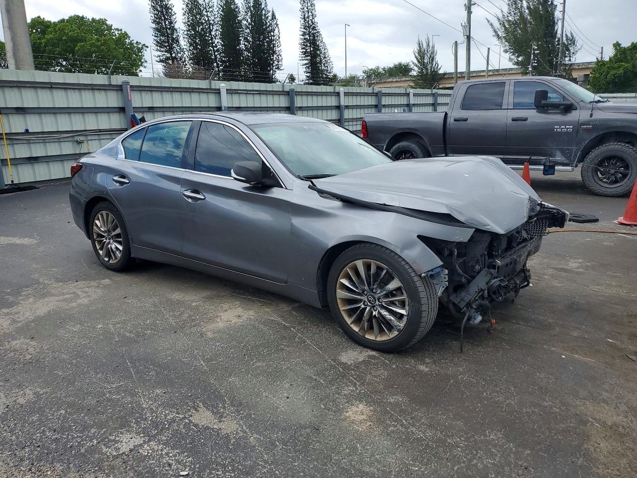 INFINITI Q50 3.0t Luxe