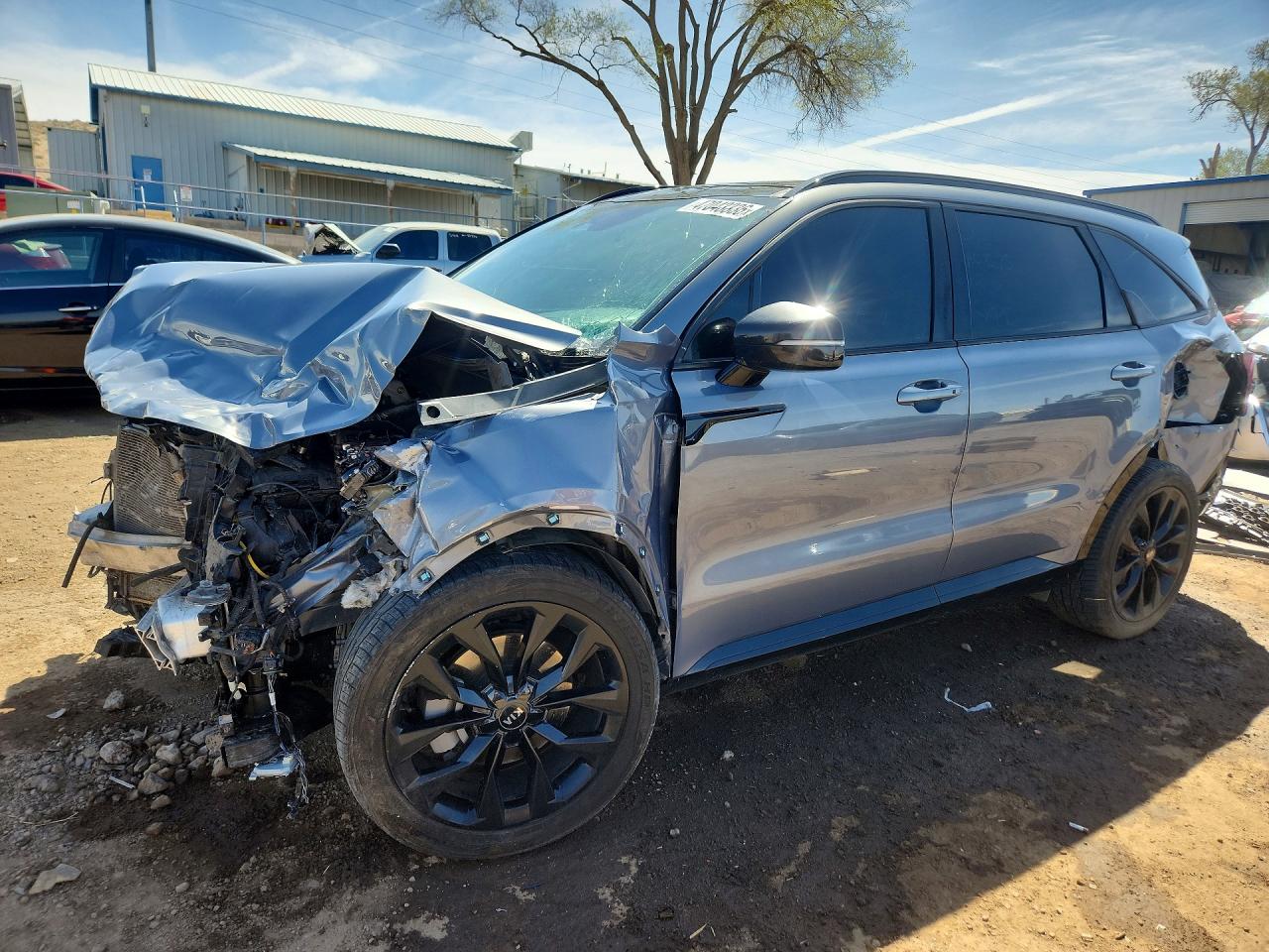 Salvage Kia Sorento Image