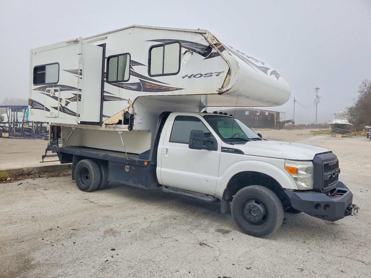 Salvage Ford F-350 Image