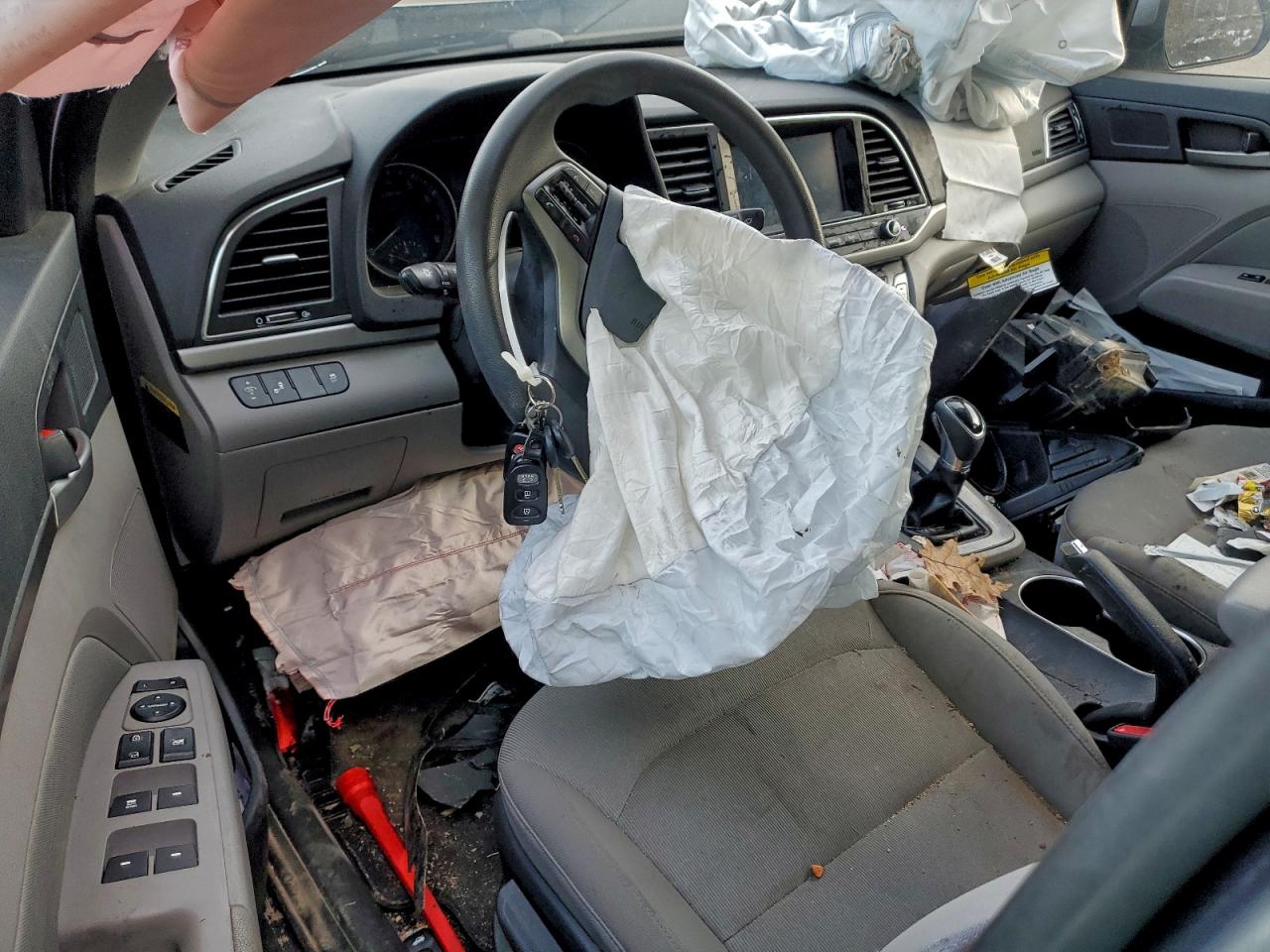 Hyundai ELANTRA Sel