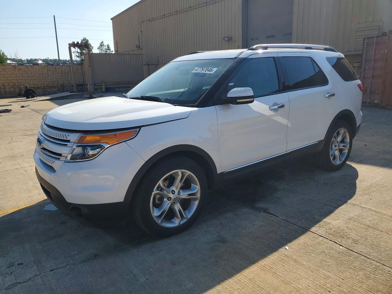 Salvage Ford Explorer Image