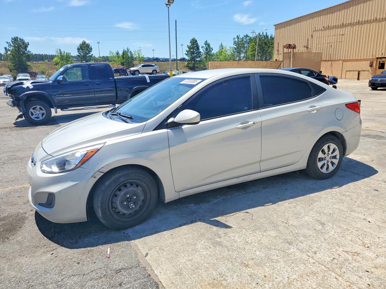 Salvage Hyundai ACCENT Image