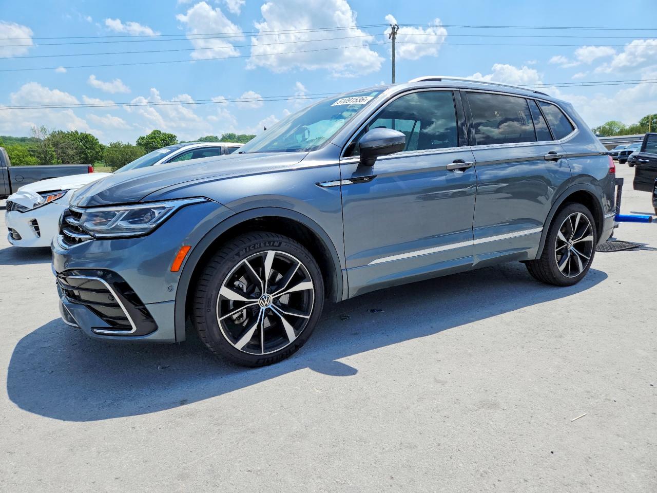 Salvage Volkswagen Tiguan Image