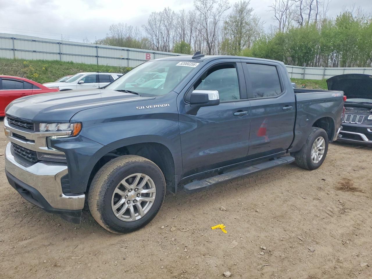 Salvage Chevrolet Silverado Image
