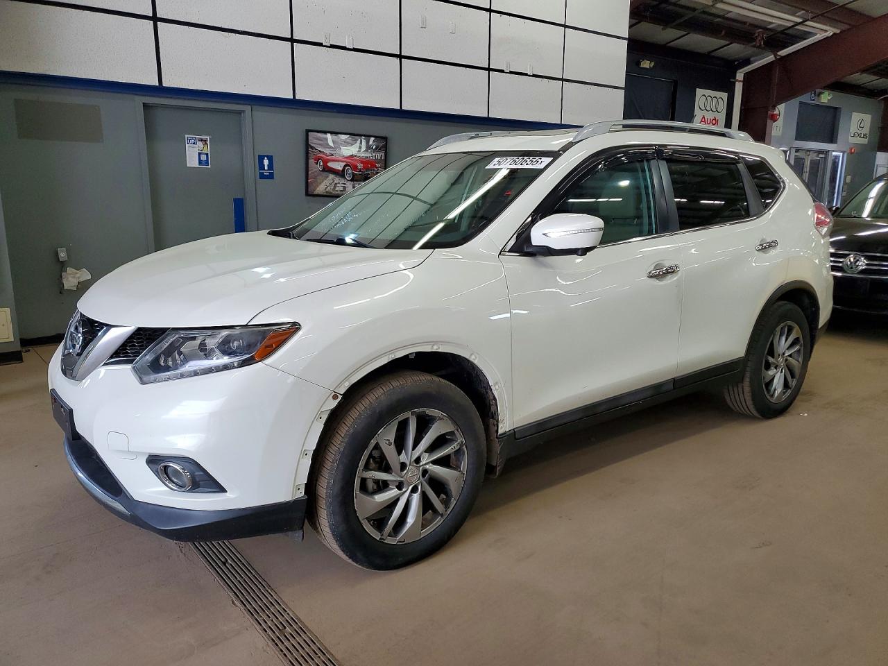 Salvage Nissan Rogue Image