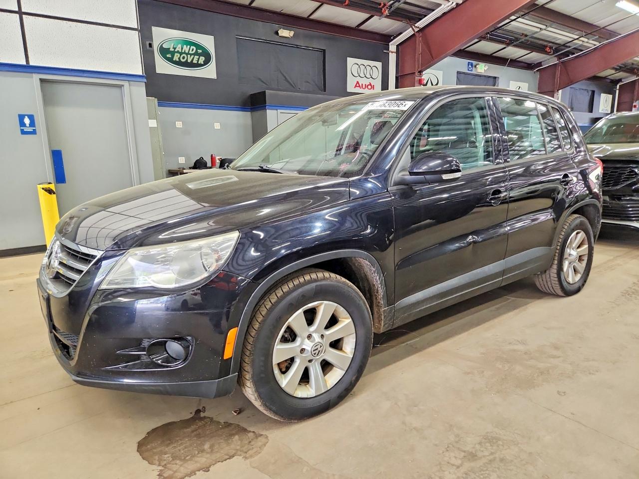 Salvage Volkswagen Tiguan Image