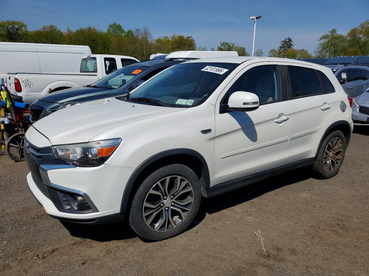 Salvage Mitsubishi Outlander Image