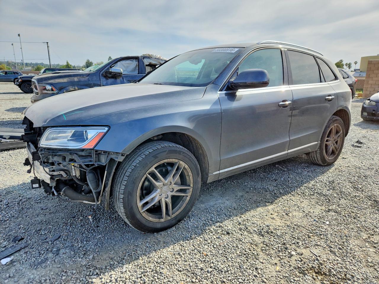 Salvage Audi Q5 Image