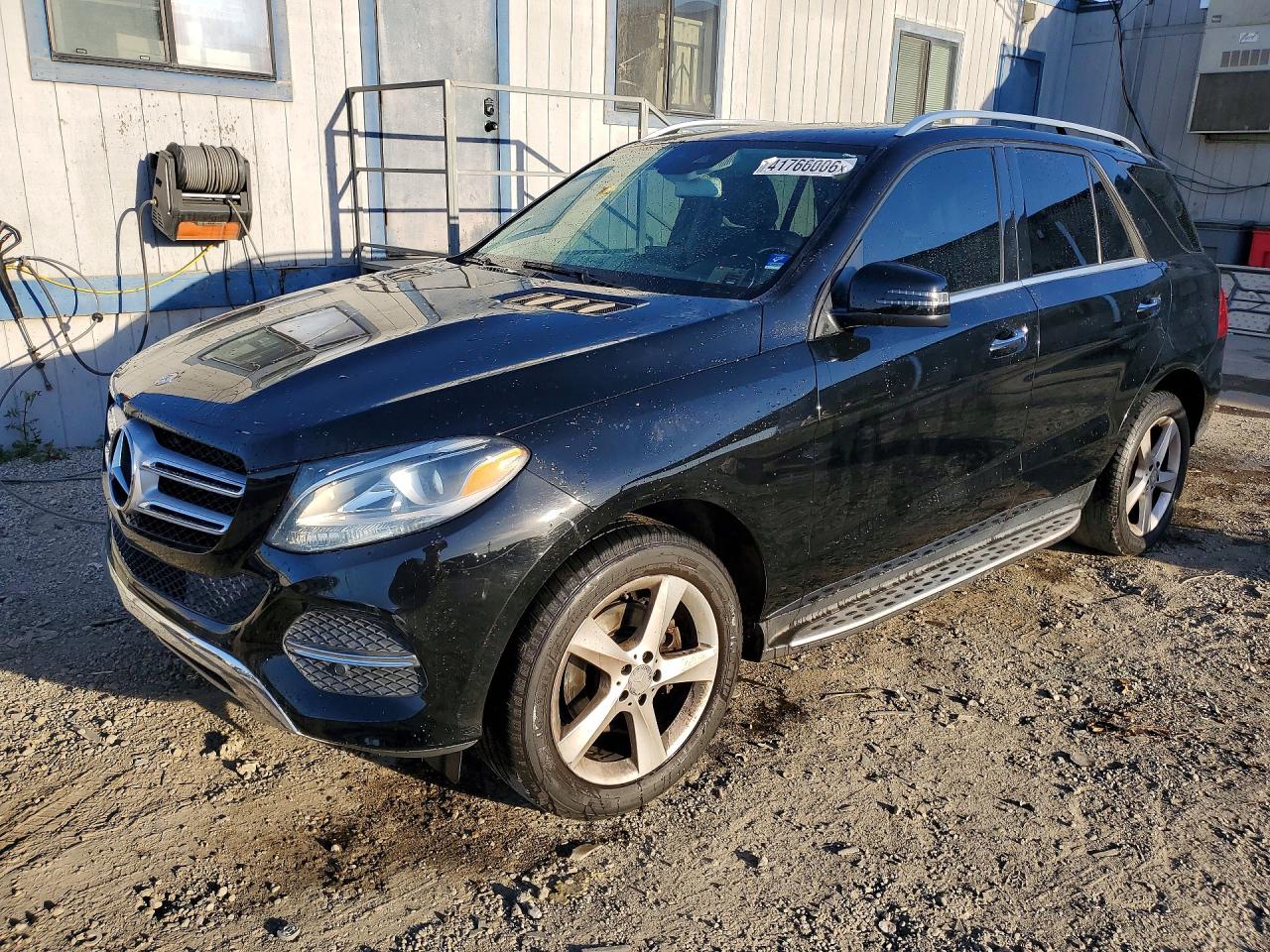 Salvage Mercedes-Benz GLE Image