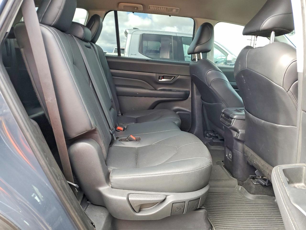 Toyota Grand Highlander Limited
