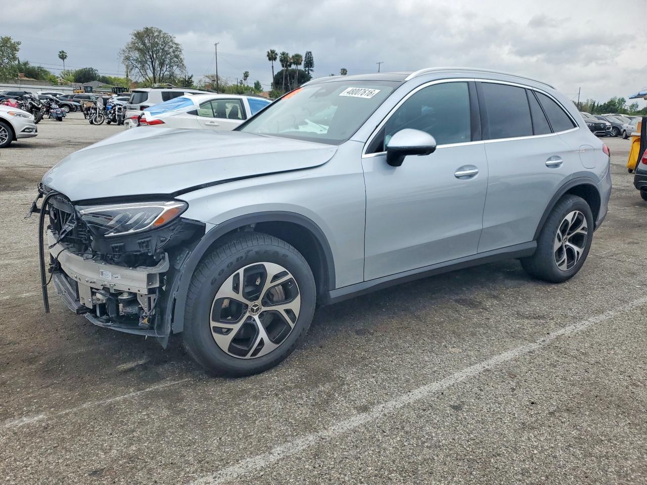 Salvage Mercedes-Benz GLC Image