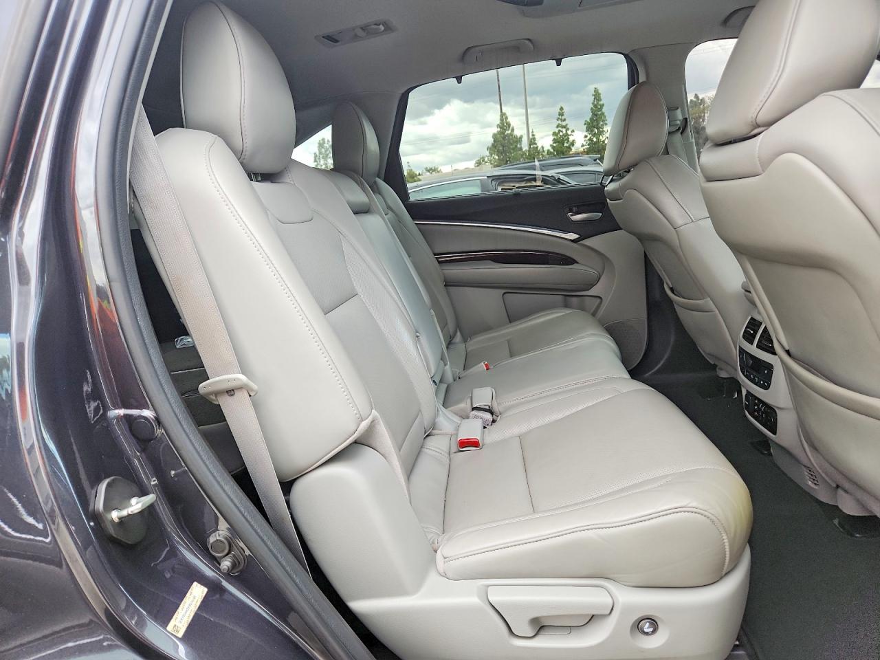 Acura MDX Advance