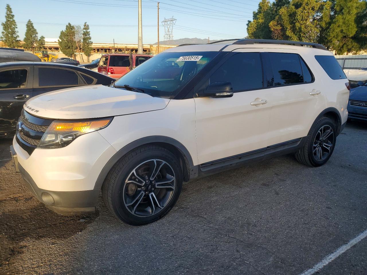 Salvage Ford Explorer Image