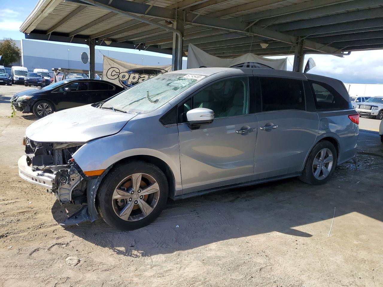 Salvage Honda Odyssey Image