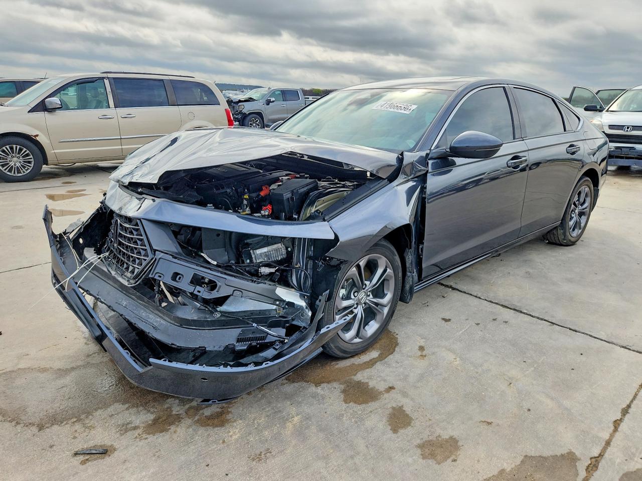 Salvage Honda Accord Image